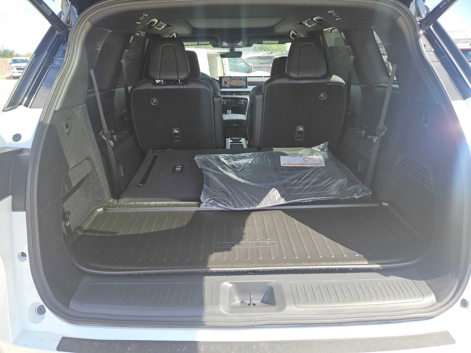 New 2026 INFINITI QX60 Luxe w/ Dark Cargo Package image 26