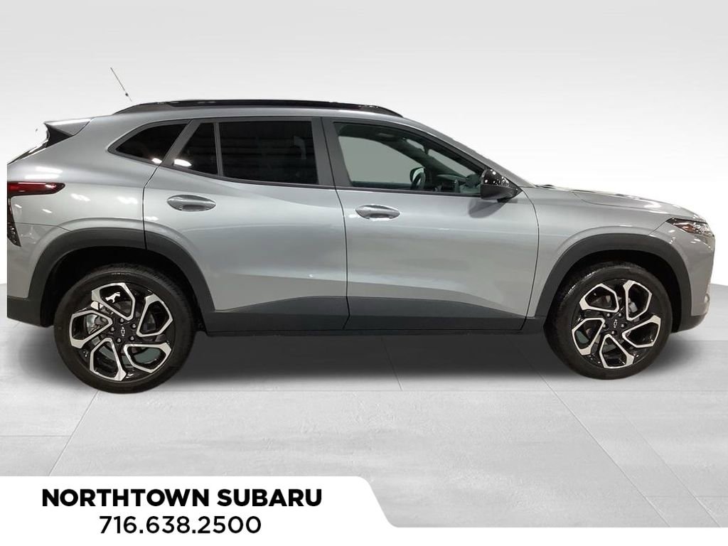 Used 2024 Chevrolet Trax RS image 4