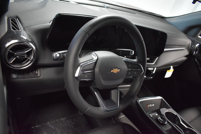 New 2026 Chevrolet Equinox LT w/ Convenience Package II AWD/4WD image 12