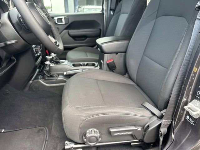 Used 2023 Jeep Gladiator Sport AWD/4WD image 17