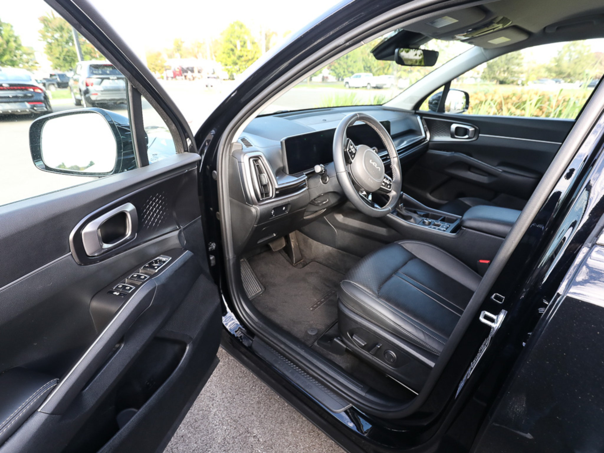 Certified 2025 Kia Sorento S AWD/4WD image 11