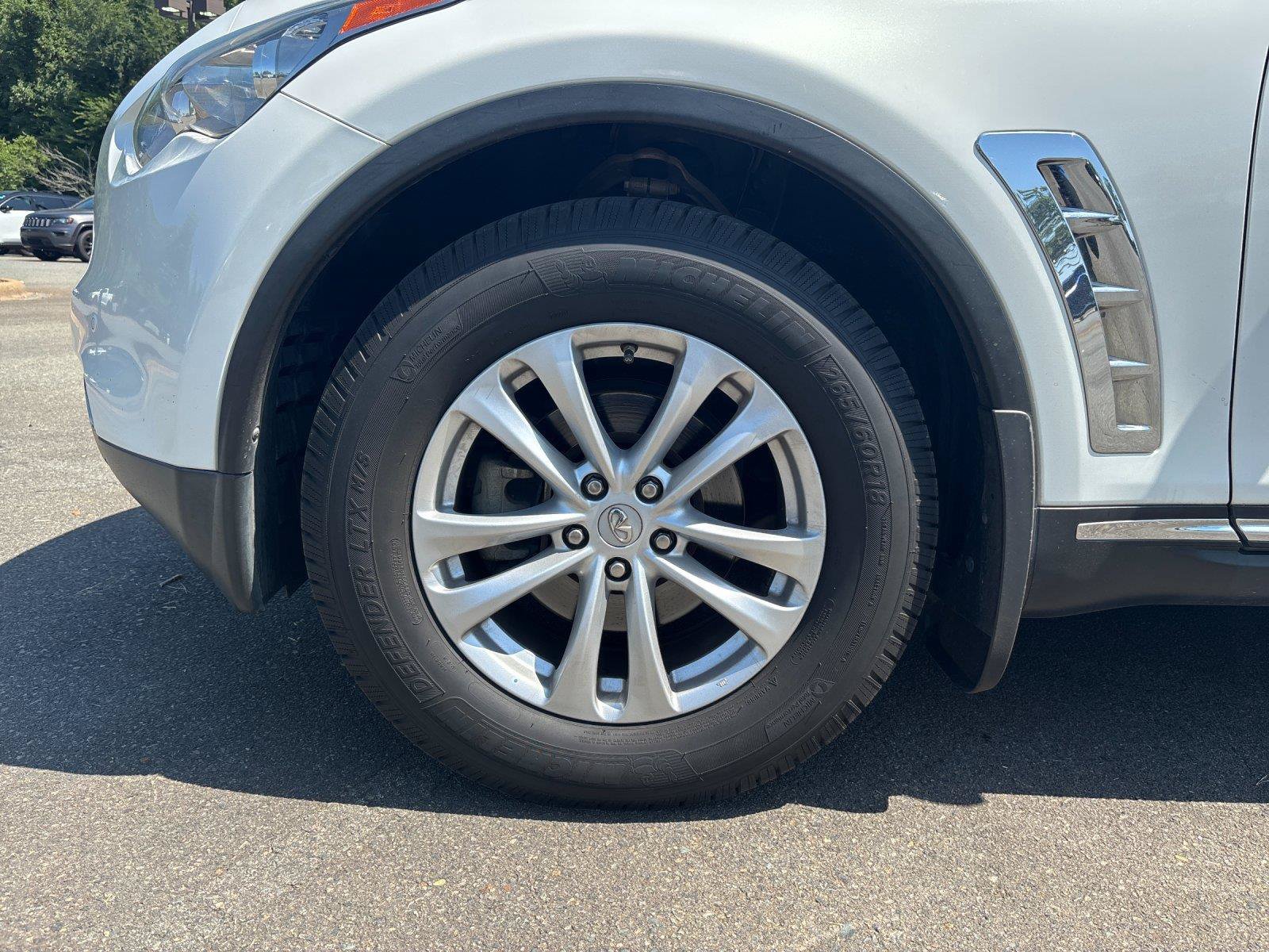 Used 2013 INFINITI FX37 AWD w/ Premium Pkg image 10
