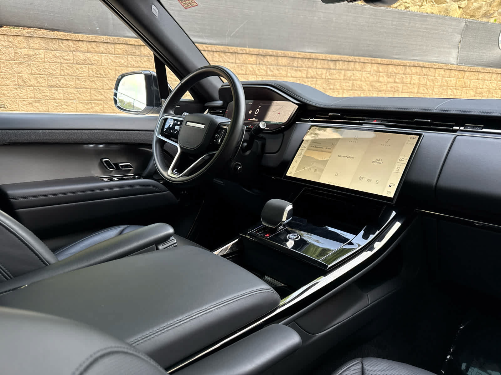 Certified 2024 Land Rover Range Rover Sport SE AWD/4WD image 9