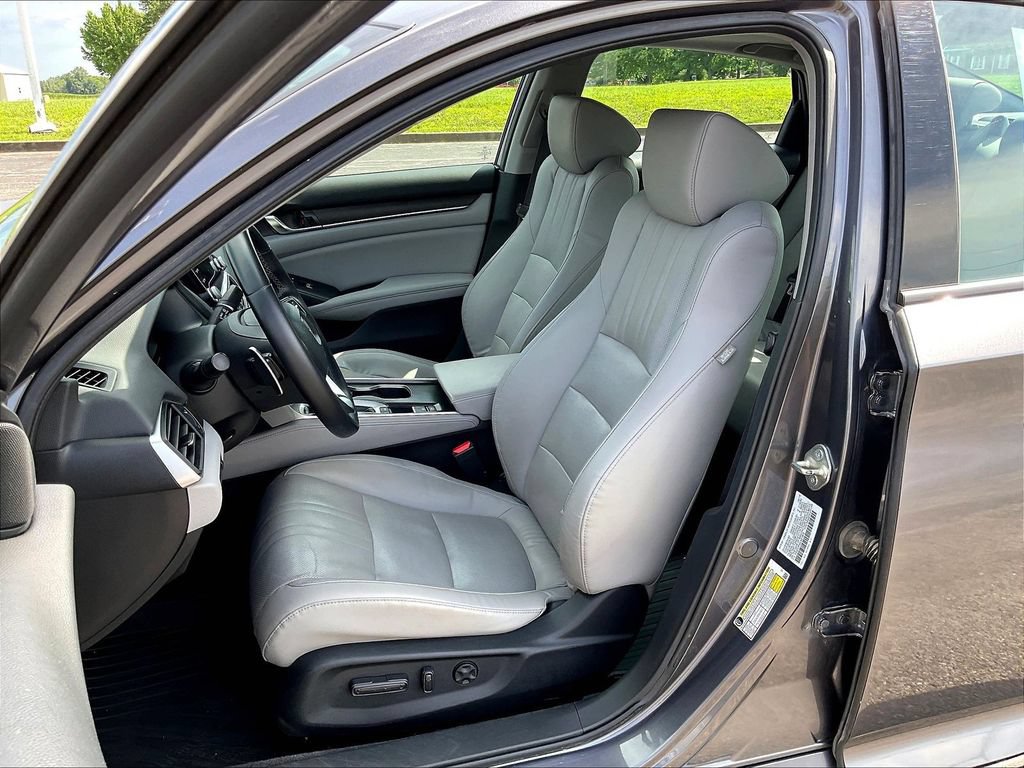 Certified 2018 Honda Accord Touring image 12