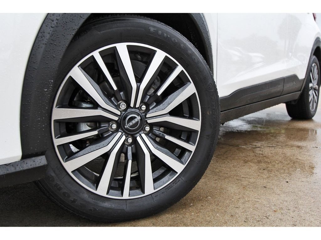 Used 2023 Nissan Kicks SV w/ Interior Electronics Package FWD image 28