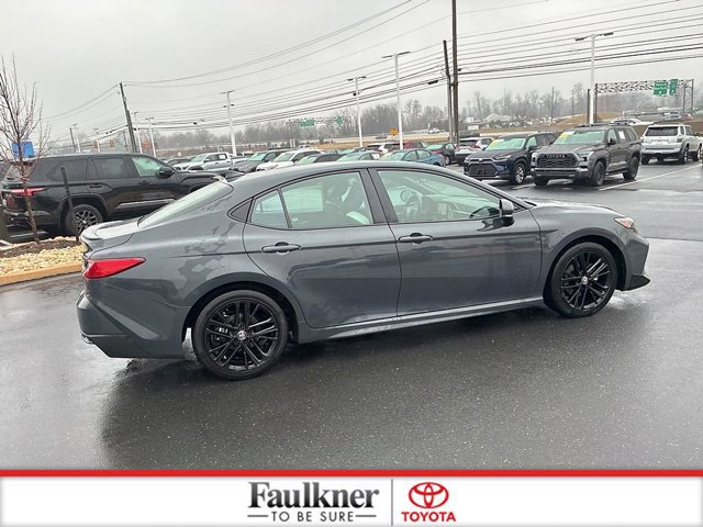 Used 2025 Toyota Camry SE image 7