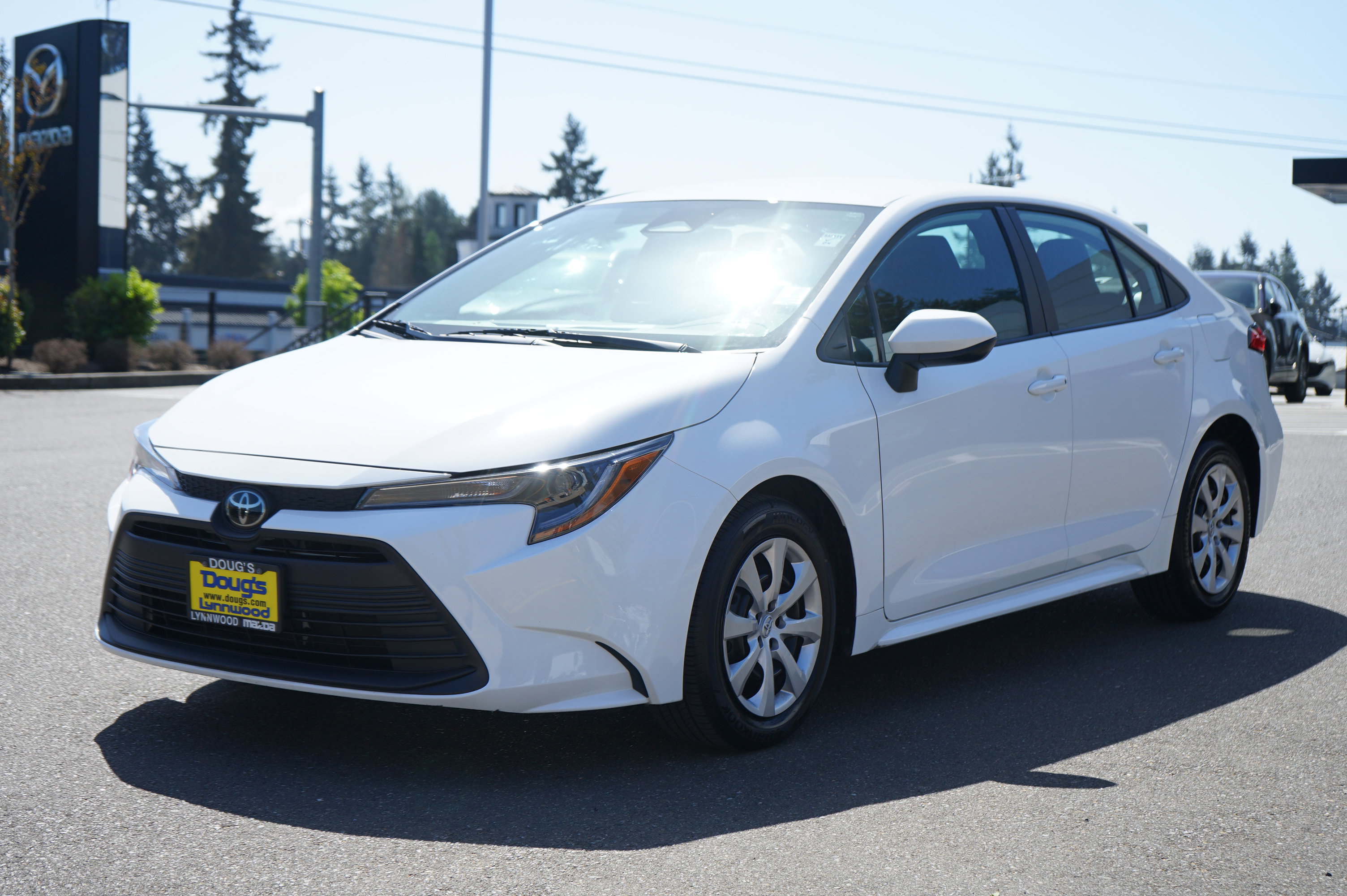 Used 2025 Toyota Corolla LE FWD image 8