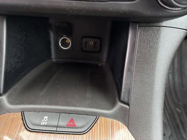 Used 2019 GMC Acadia SLE image 25