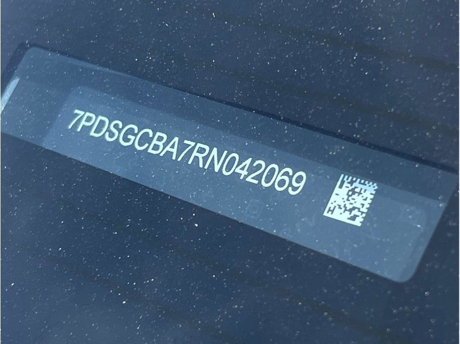 Used 2024 Rivian R1S Adventure image 20