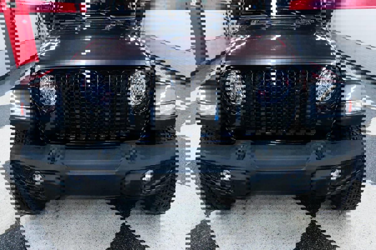 Used 2022 Jeep Gladiator Sport image 4