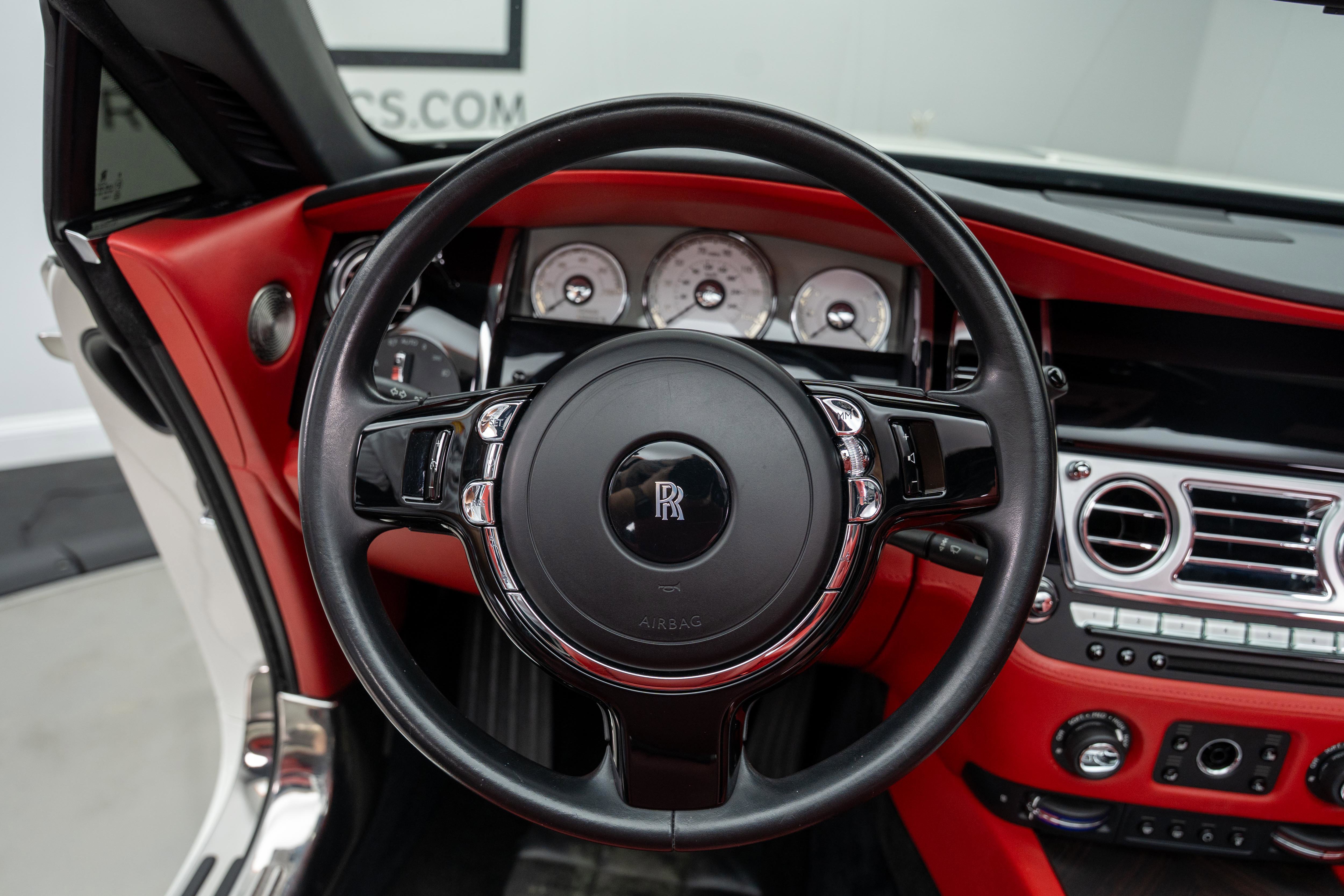 Used 2017 Rolls-Royce Dawn RWD image 26