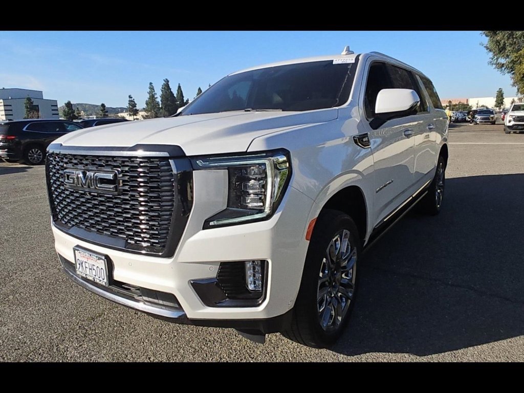 Used 2024 GMC Yukon XL Denali Ultimate image 1