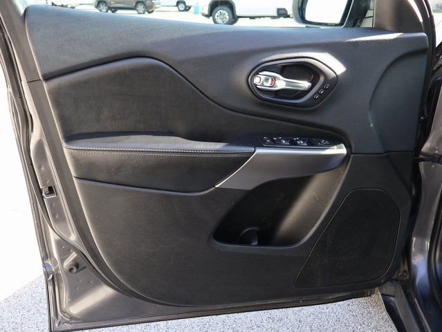 Used 2019 Jeep Cherokee Limited image 22