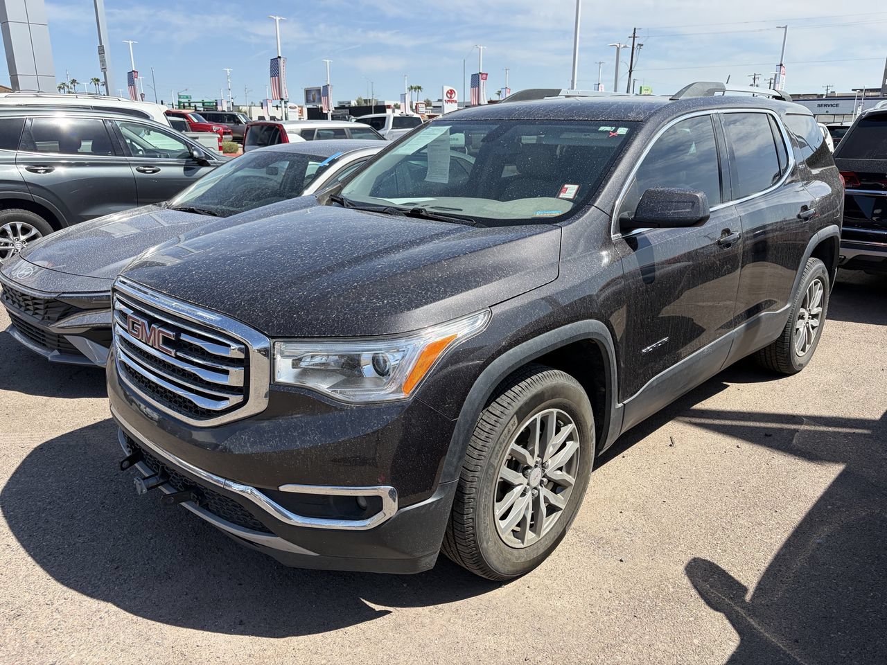 Used 2018 GMC Acadia SLE w/ Driver Alert Package I FWD image 4