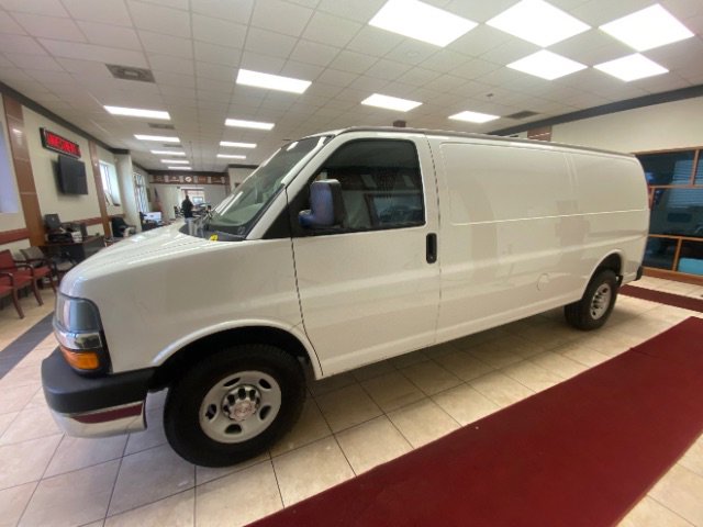 Used 2015 Chevrolet Express 3500 Extended image 4
