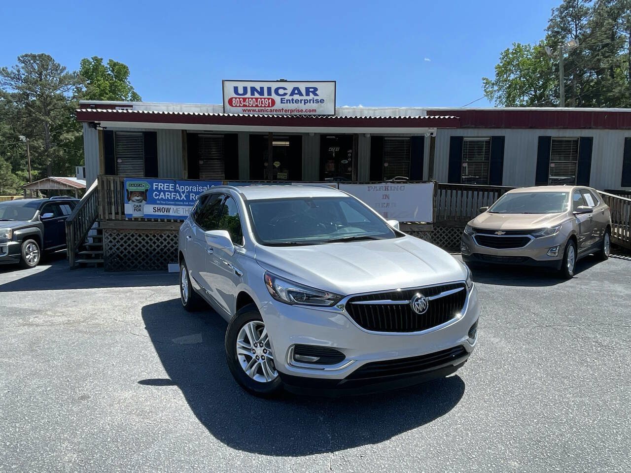 Used 2020 Buick Enclave Essence w/ Sound and Sites Package FWD image 1