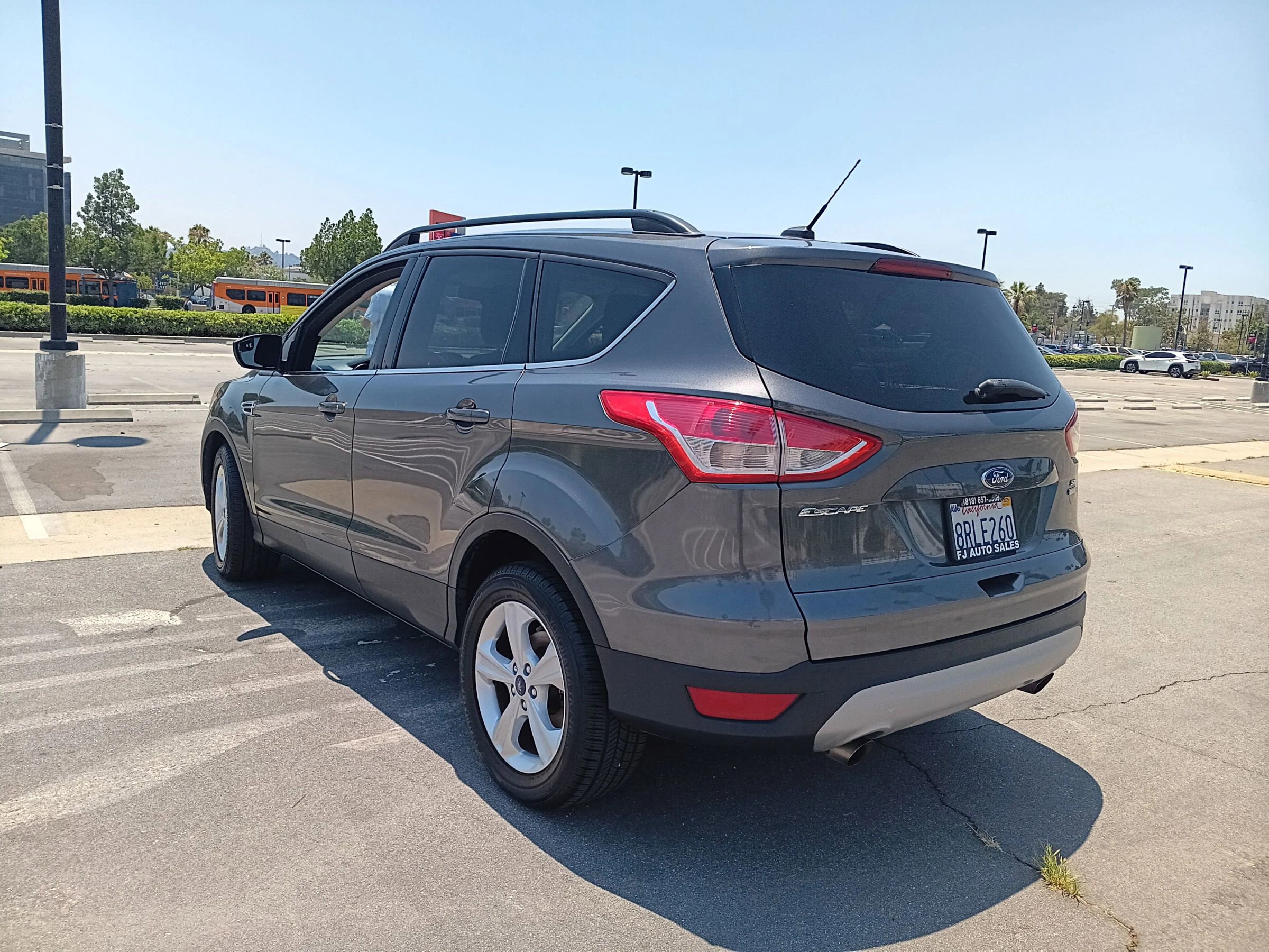 Used 2016 Ford Escape SE image 6
