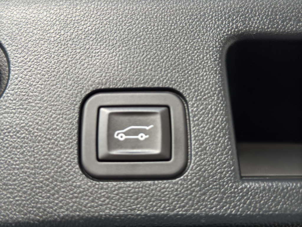 Used 2025 Chevrolet Equinox RS w/ Safety and Technology Package AWD/4WD image 22