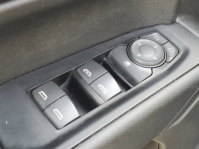 Used 2019 Chevrolet Silverado 1500 Custom w/ Custom Value Package AWD/4WD image 17
