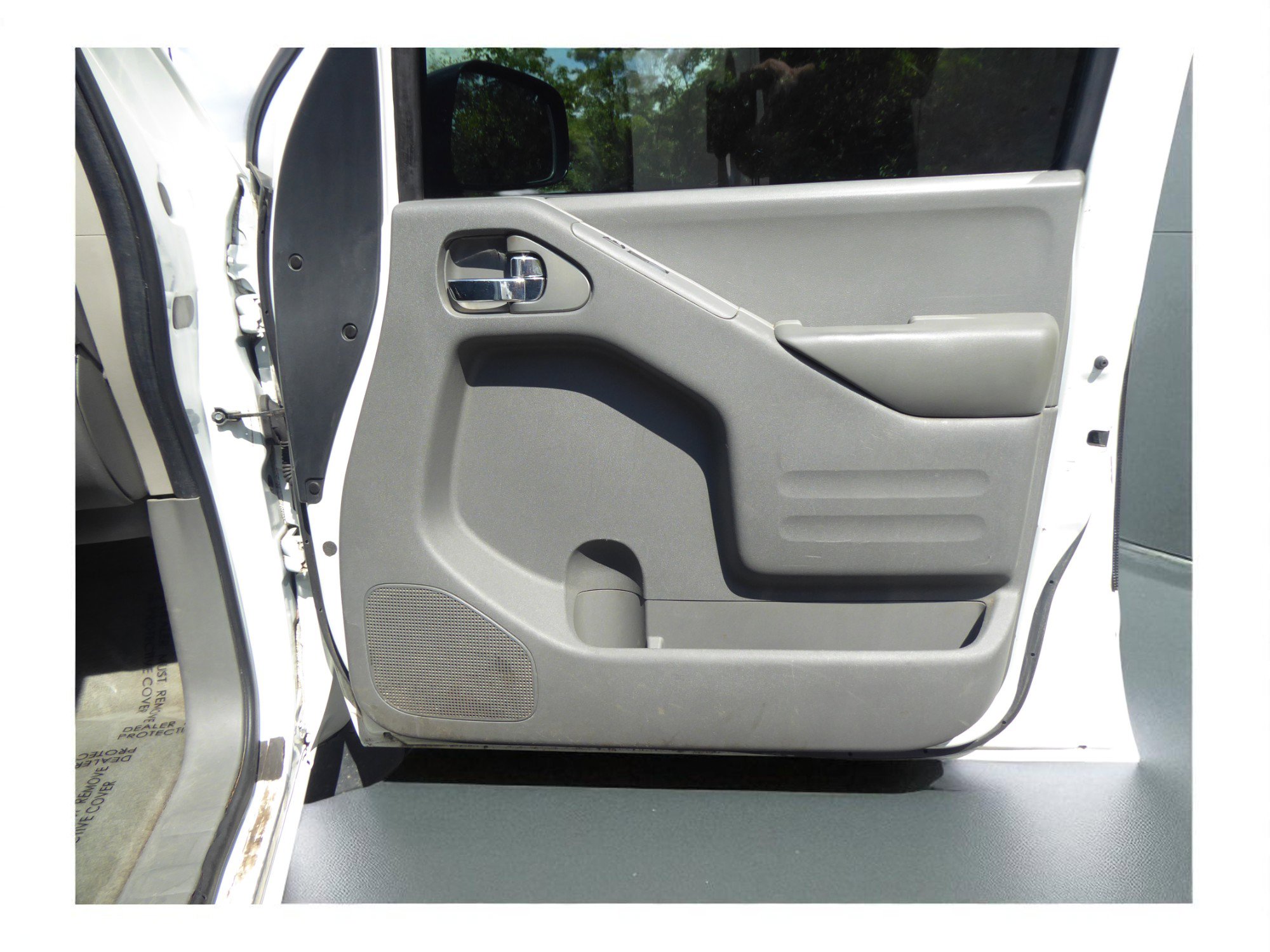 Used 2016 Nissan Frontier SV image 19