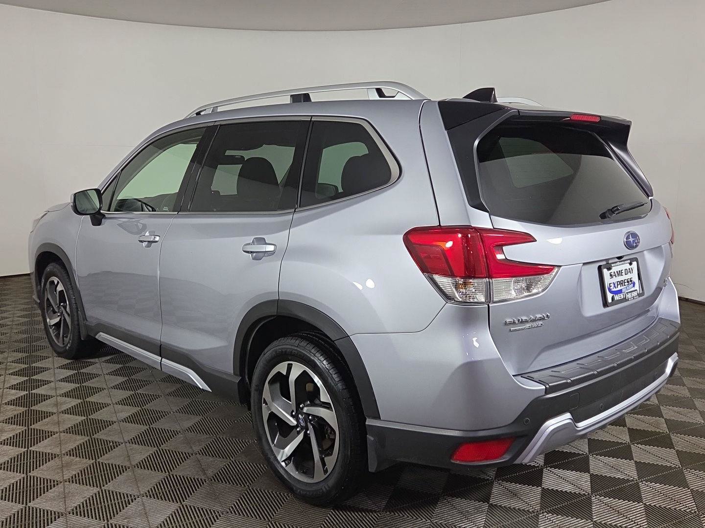 Used 2024 Subaru Forester Touring AWD/4WD image 8