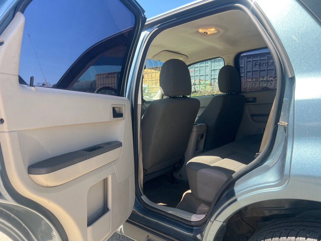 Used 2011 Ford Escape XLS w/ 101A Rapid Spec Order Code AWD/4WD image 12