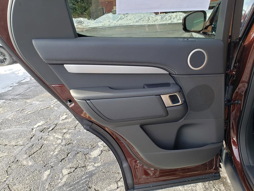 New 2026 Land Rover Discovery Limited Edition image 12