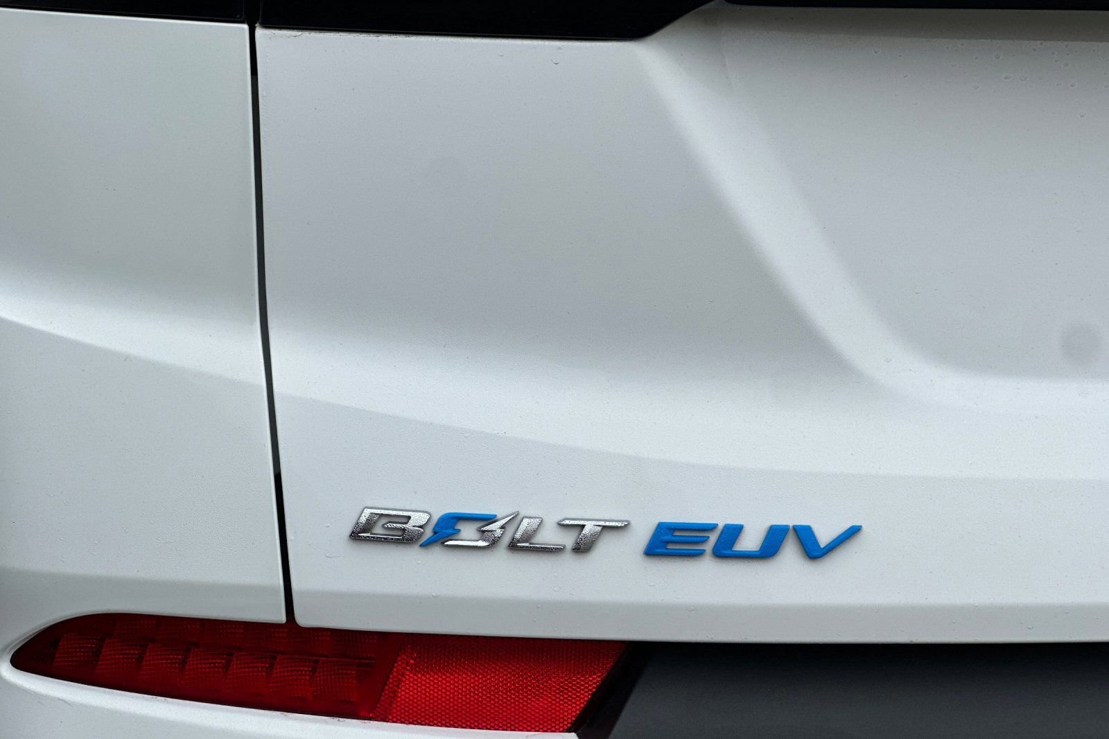 Used 2023 Chevrolet Bolt EUV LT FWD image 27