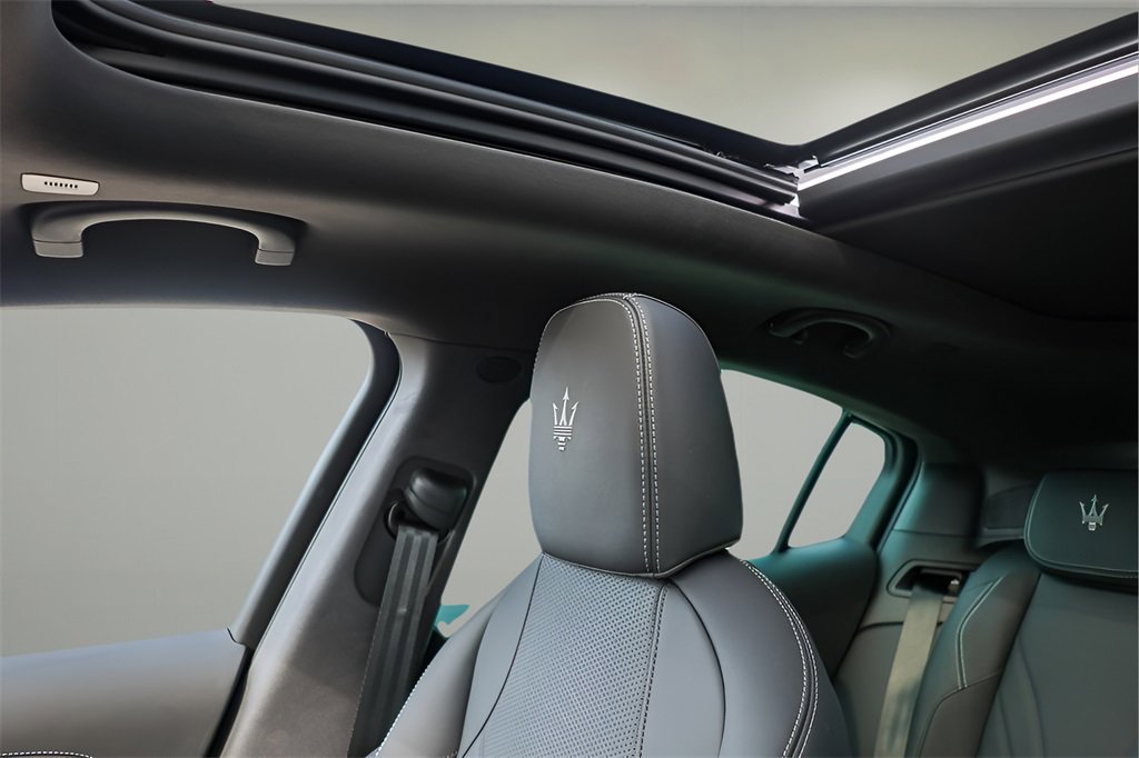 New 2025 Maserati Grecale Modena image 17