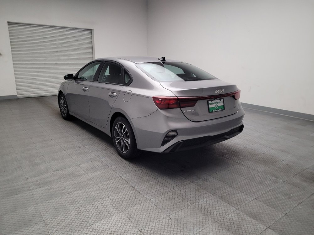 Used 2023 Kia Forte LXS w/ LXS Technology Package FWD image 5