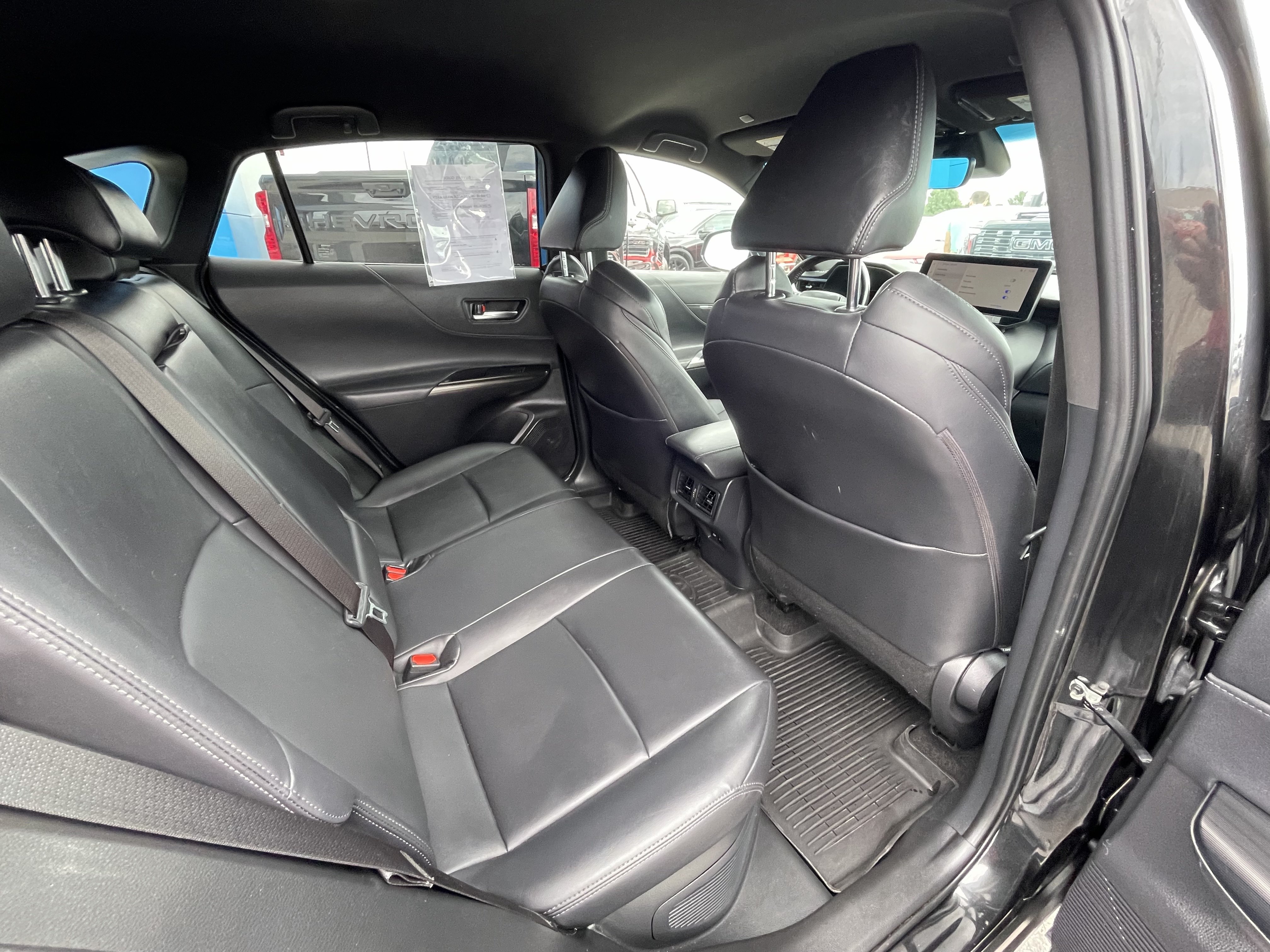 Used 2024 Toyota Venza XLE AWD/4WD image 14
