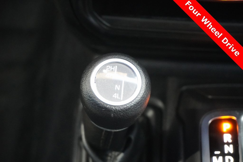 Used 2021 Jeep Gladiator Willys image 17