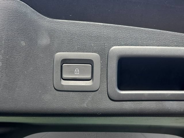 Used 2023 MAZDA MAZDA3 s FWD image 29