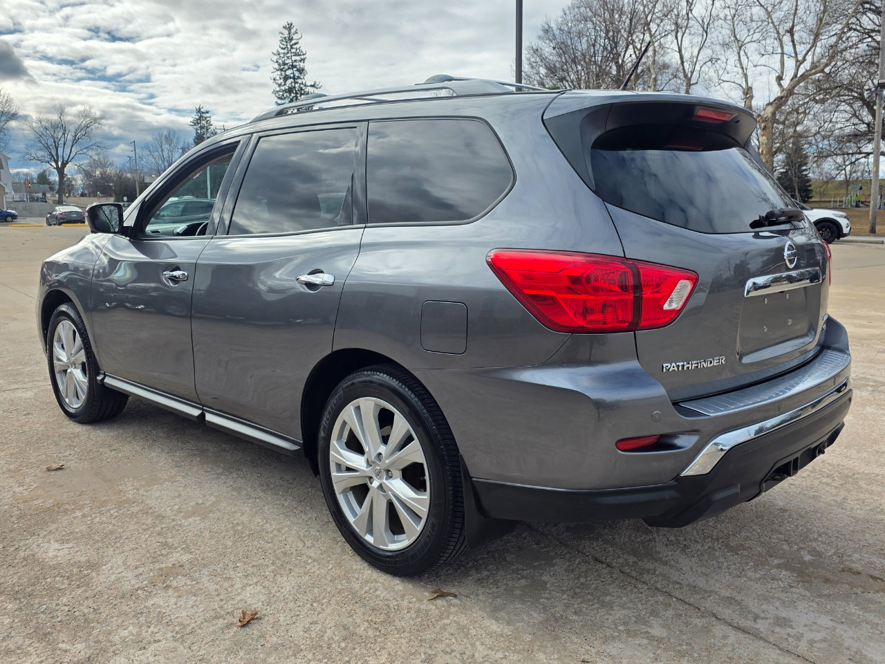 Used 2018 Nissan Pathfinder SL w/ SL Premium Package image 20