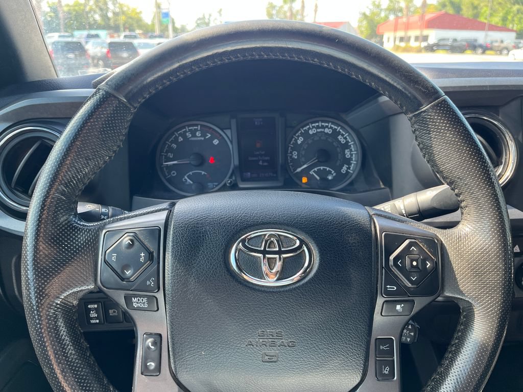 Used 2018 Toyota Tacoma TRD Off-Road AWD/4WD image 13