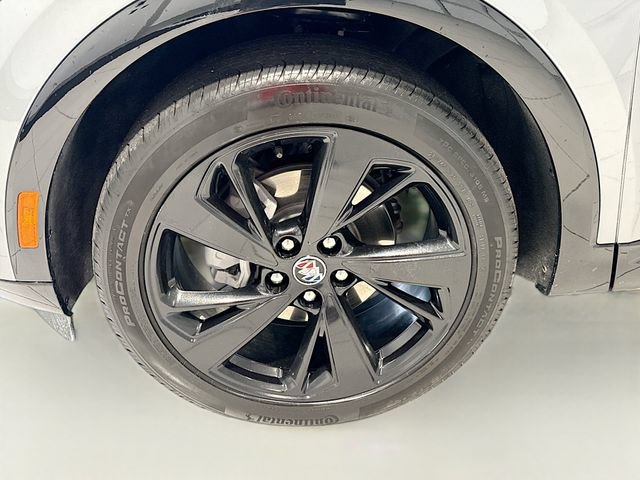 Used 2022 Buick Envision Essence w/ Technology Package I FWD image 29