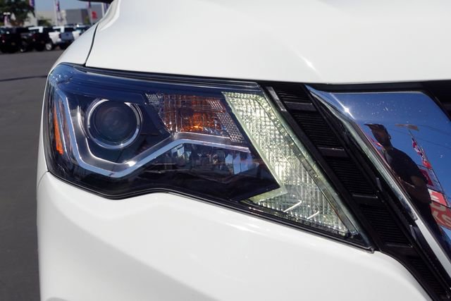 Used 2019 Nissan Pathfinder SV AWD/4WD image 5