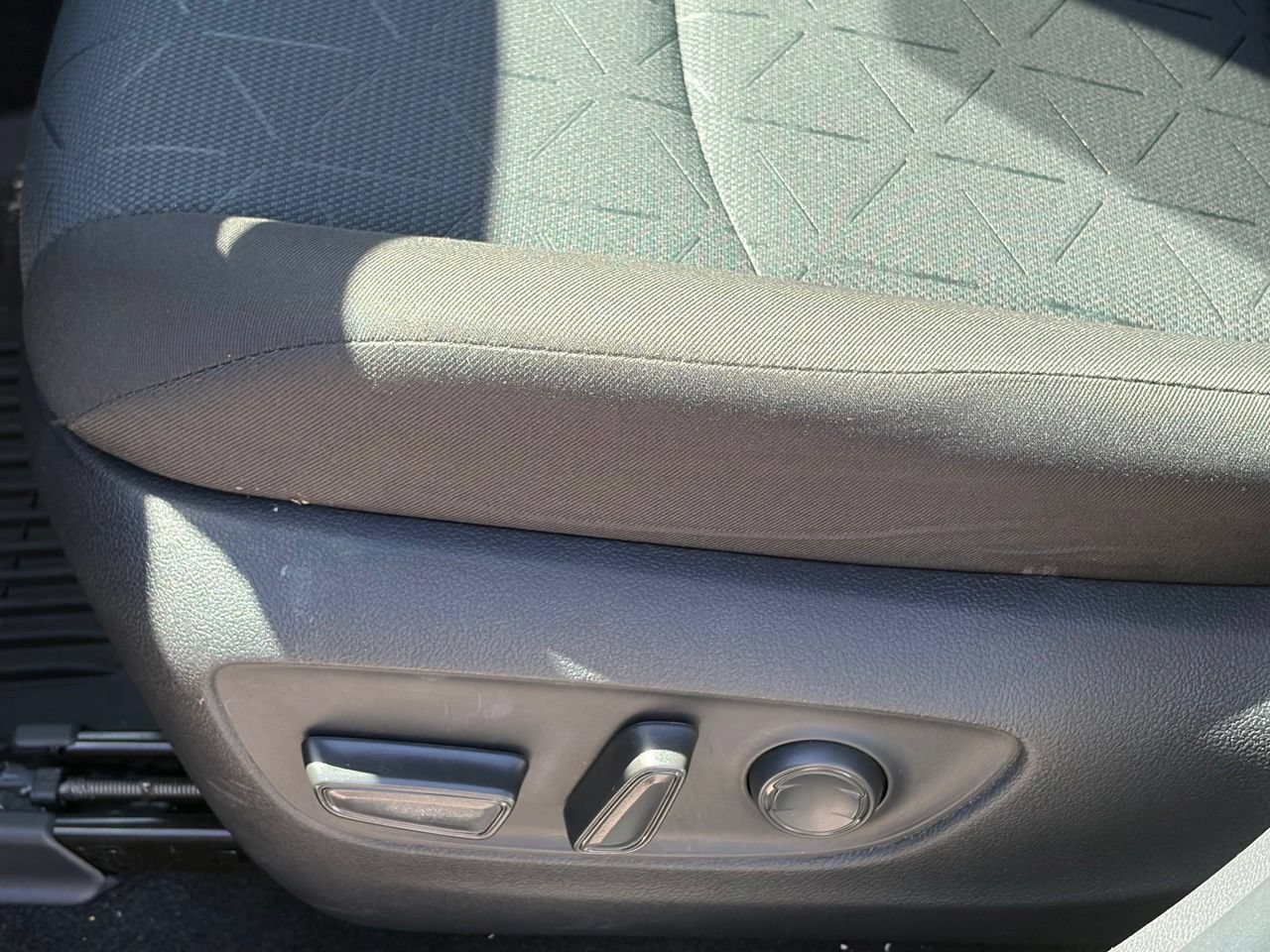 Used 2025 Toyota RAV4 XLE FWD image 6