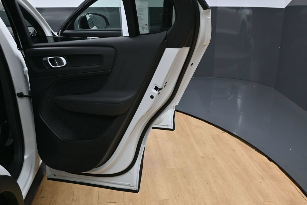 Used 2023 Volvo C40 P8 Recharge Ultimate AWD/4WD image 37