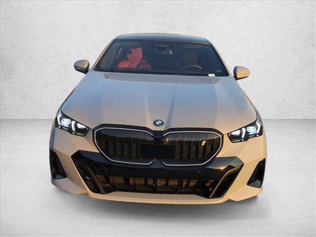 Used 2024 BMW i5 eDrive40i w/ Executive Package RWD image 2