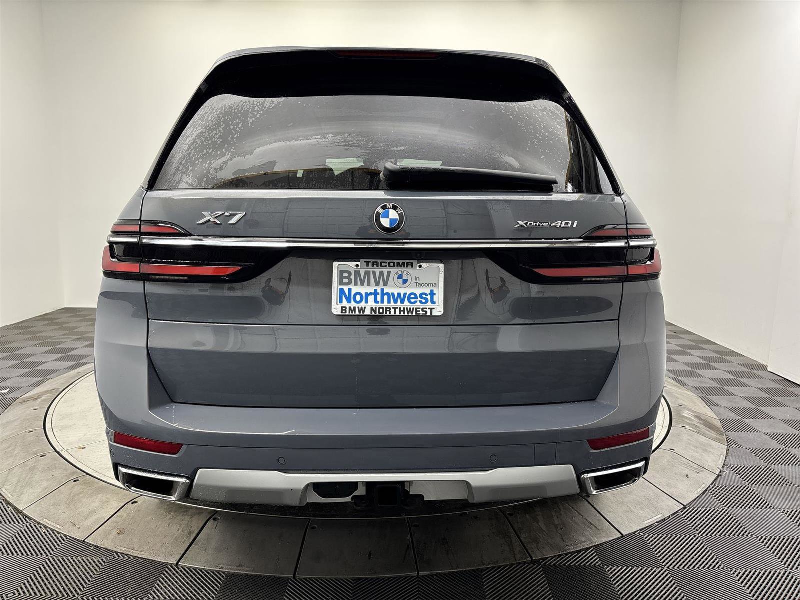 Used 2025 BMW X7 xDrive40i w/ Climate Comfort Package image 15