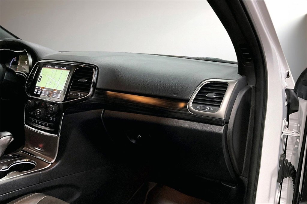 Used 2022 Jeep Grand Cherokee Laredo X image 27