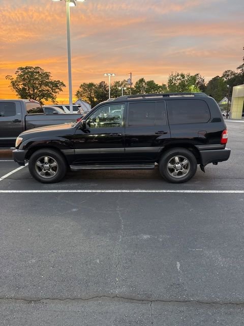 Used 2007 Toyota Land Cruiser AWD/4WD image 2