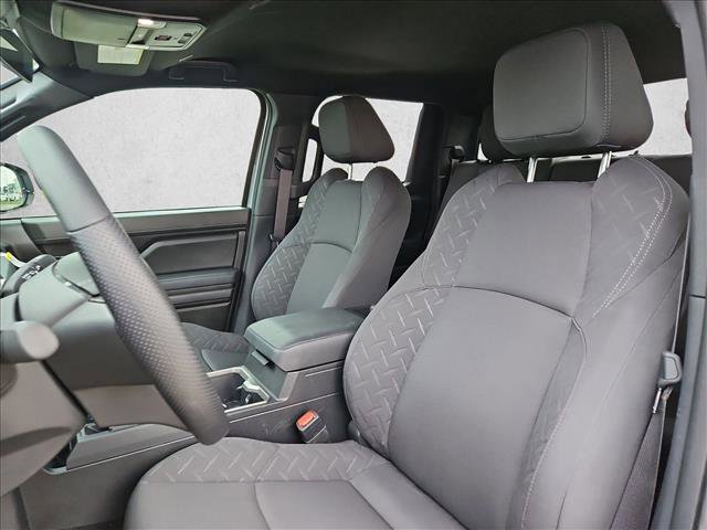 Used 2025 Toyota Tacoma SR5 AWD/4WD image 15