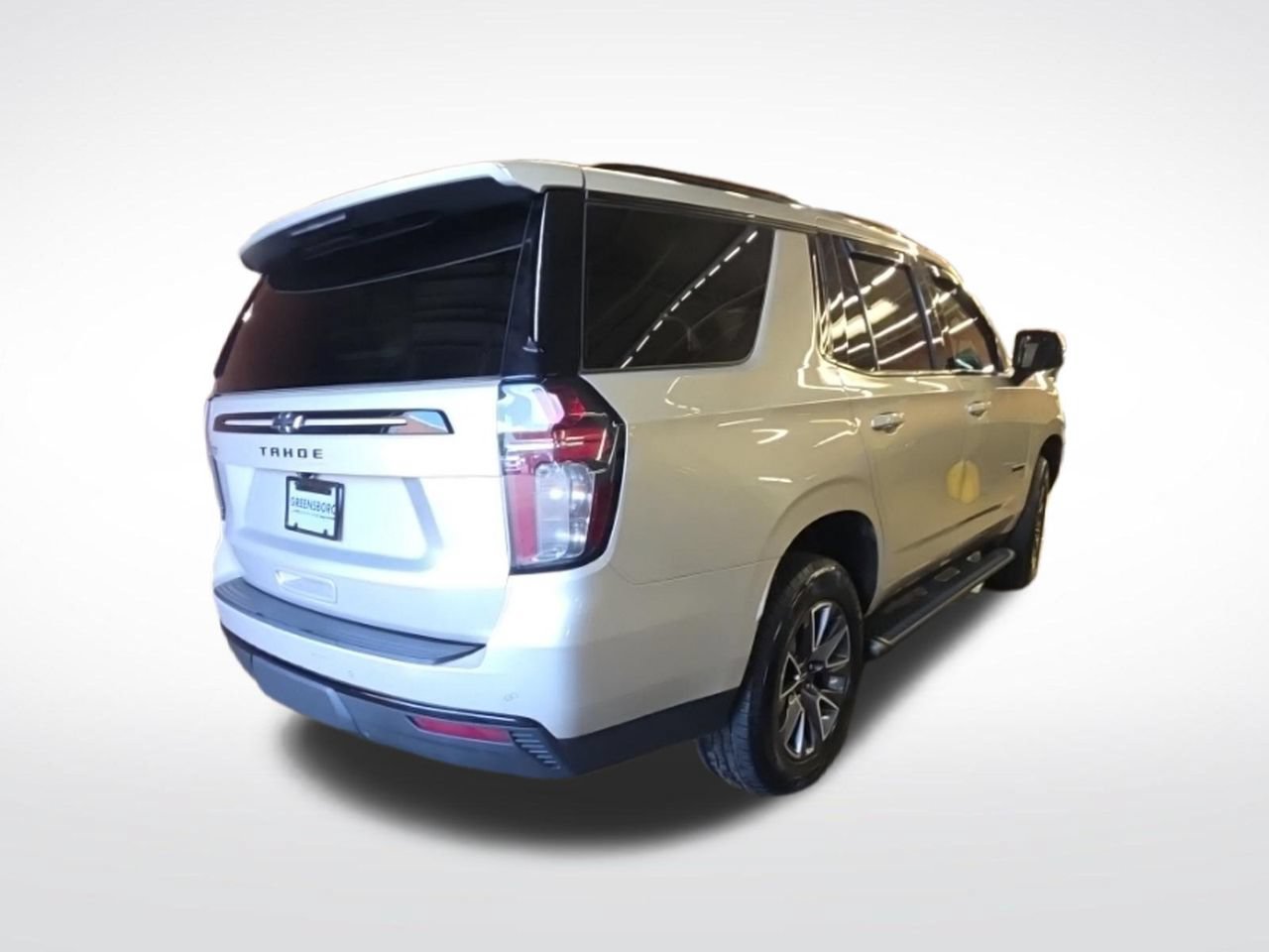 Used 2023 Chevrolet Tahoe Z71 w/ Luxury Package AWD/4WD image 7
