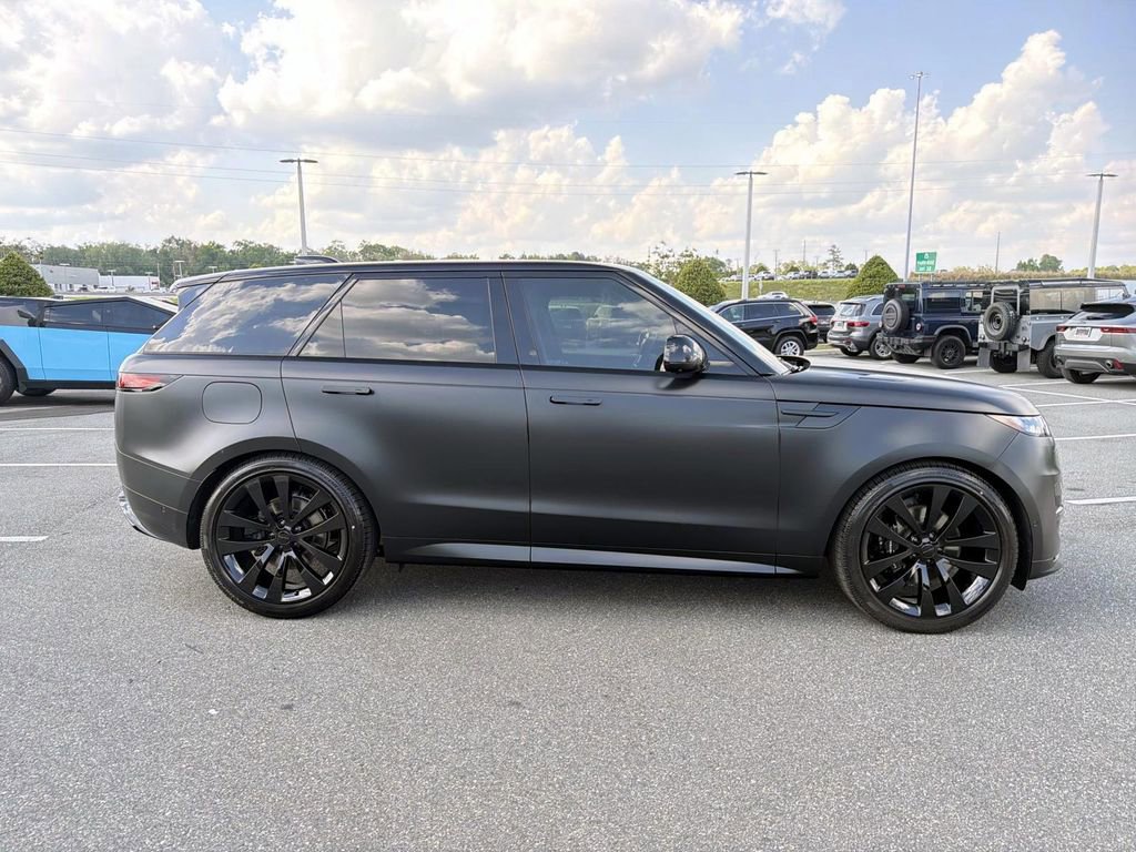New 2026 Land Rover Range Rover Sport Dynamic SE image 6