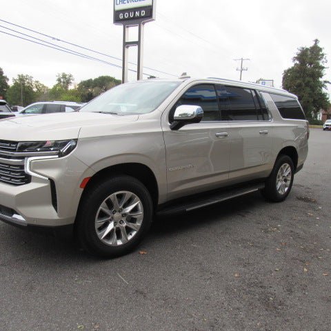 Used 2024 Chevrolet Suburban Premier image 4