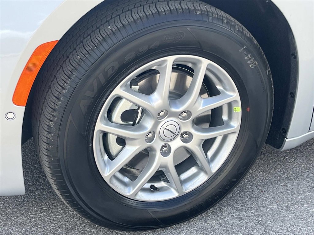 New 2026 Chrysler Pacifica Select image 9