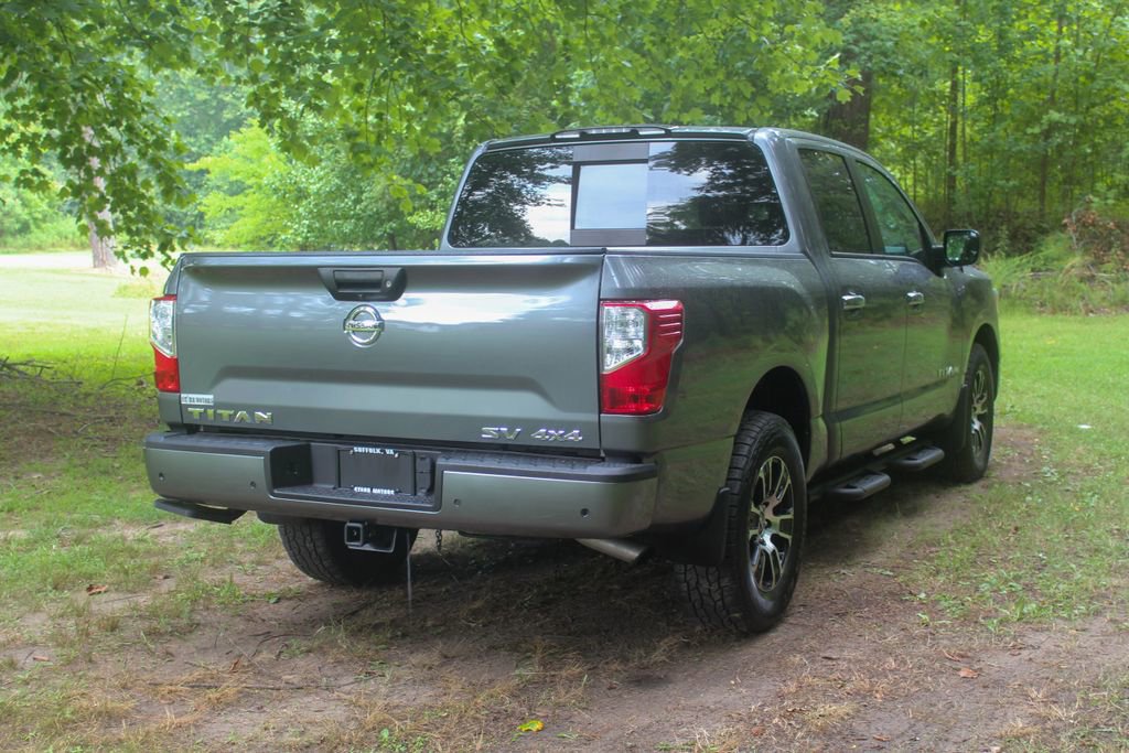Used 2021 Nissan Titan SV w/ Accessory Utility Package image 3