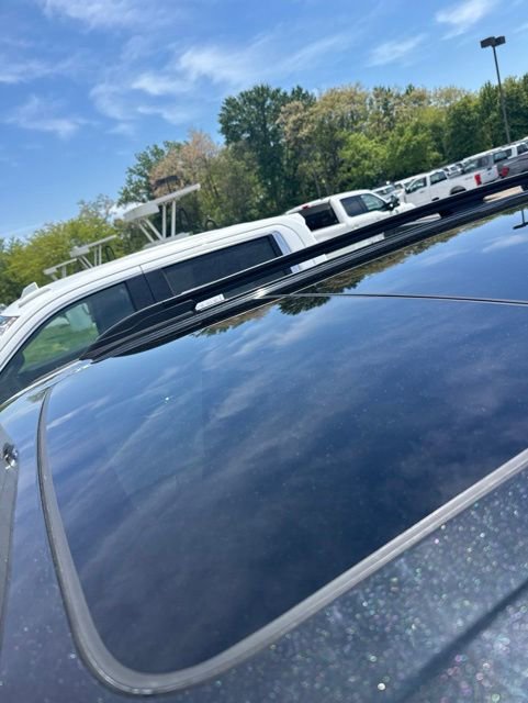Used 2015 Ford Explorer XLT w/ Equipment Group 202B AWD/4WD image 7